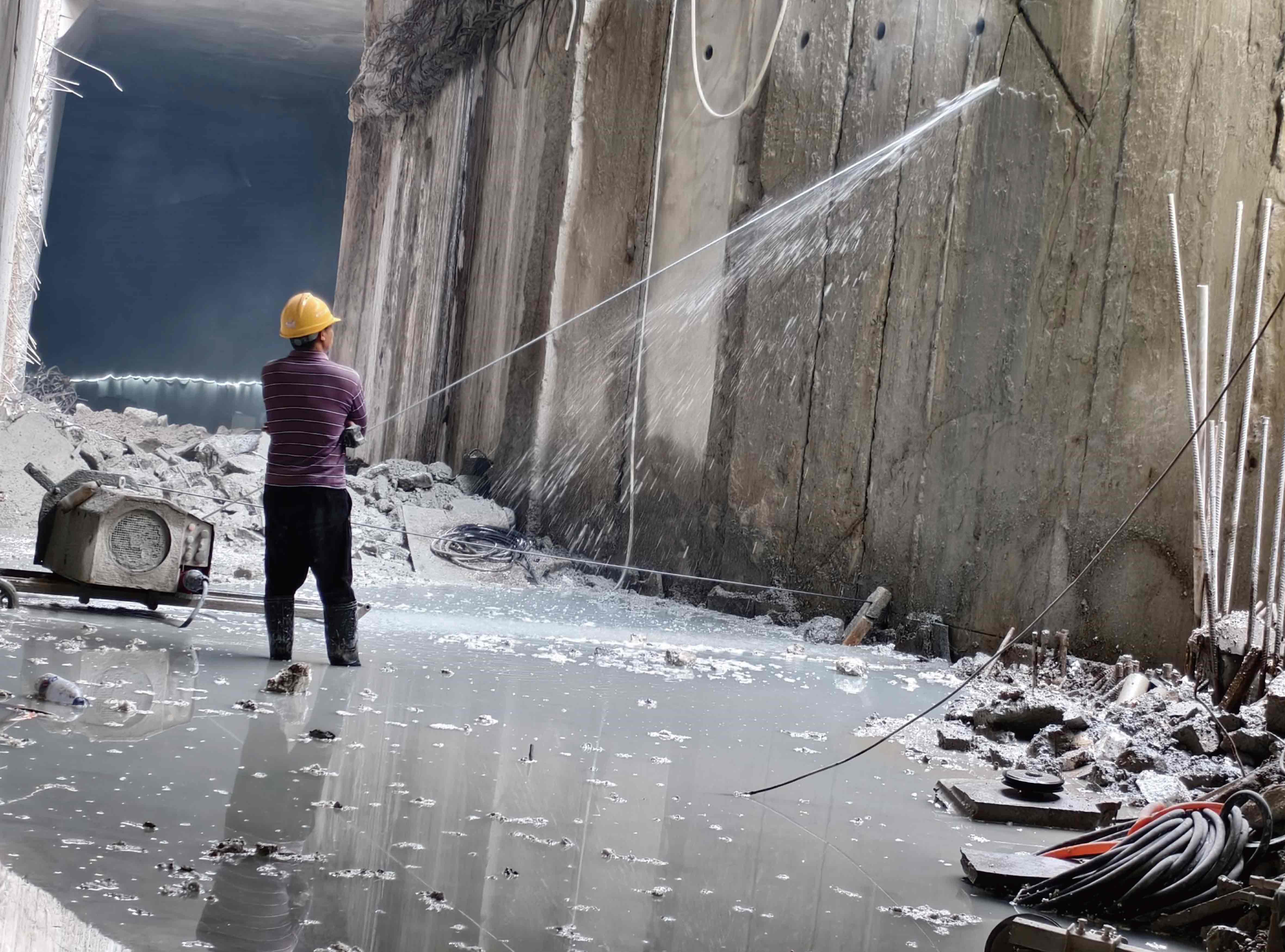 Fast-Cutting Wire for Emergency Demolition